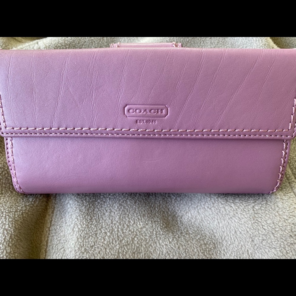 Like New Lavender Coach Wallet